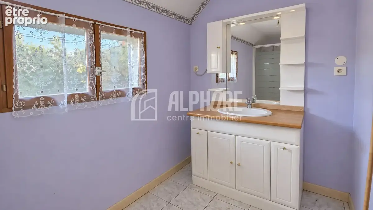Opportunité de division - 2 maisons + 1 terrain constructible - photo 6