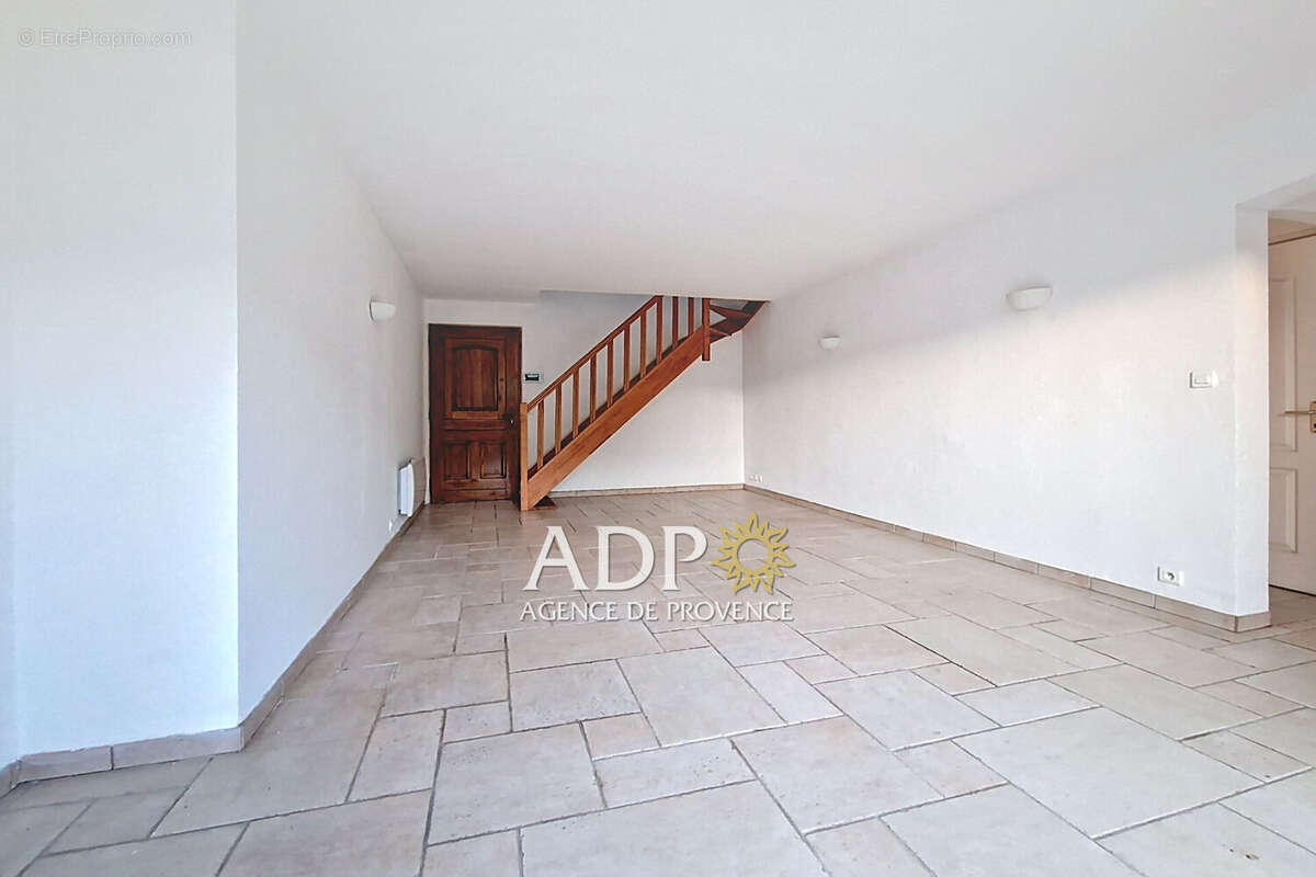 Maison à AURIBEAU-SUR-SIAGNE