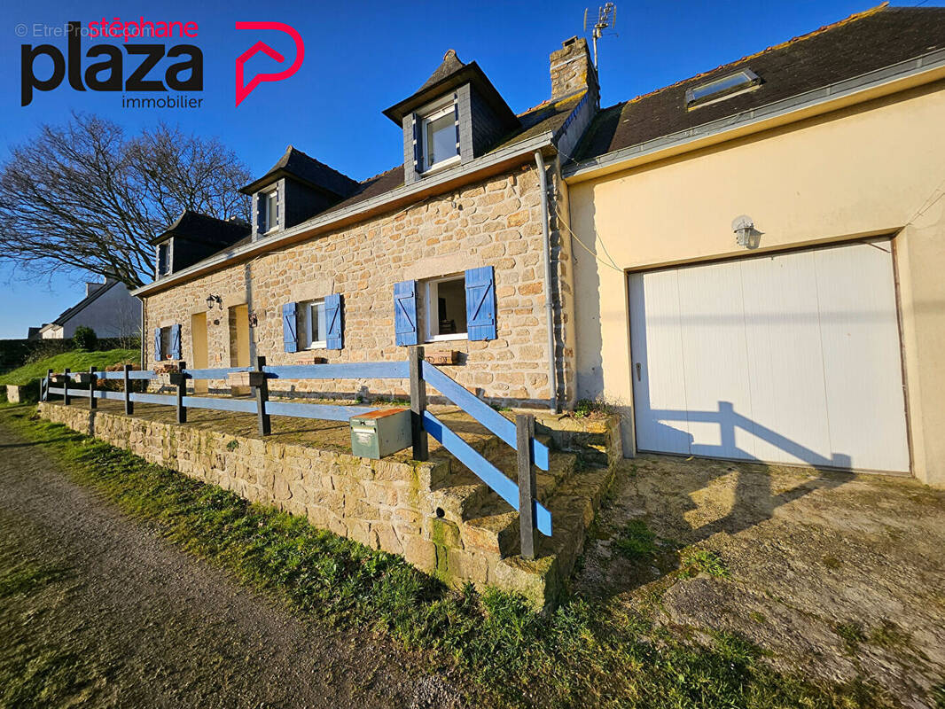 Maison à PLONEVEZ-PORZAY