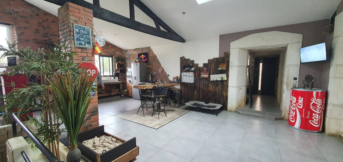 Maison à TONNAY-CHARENTE