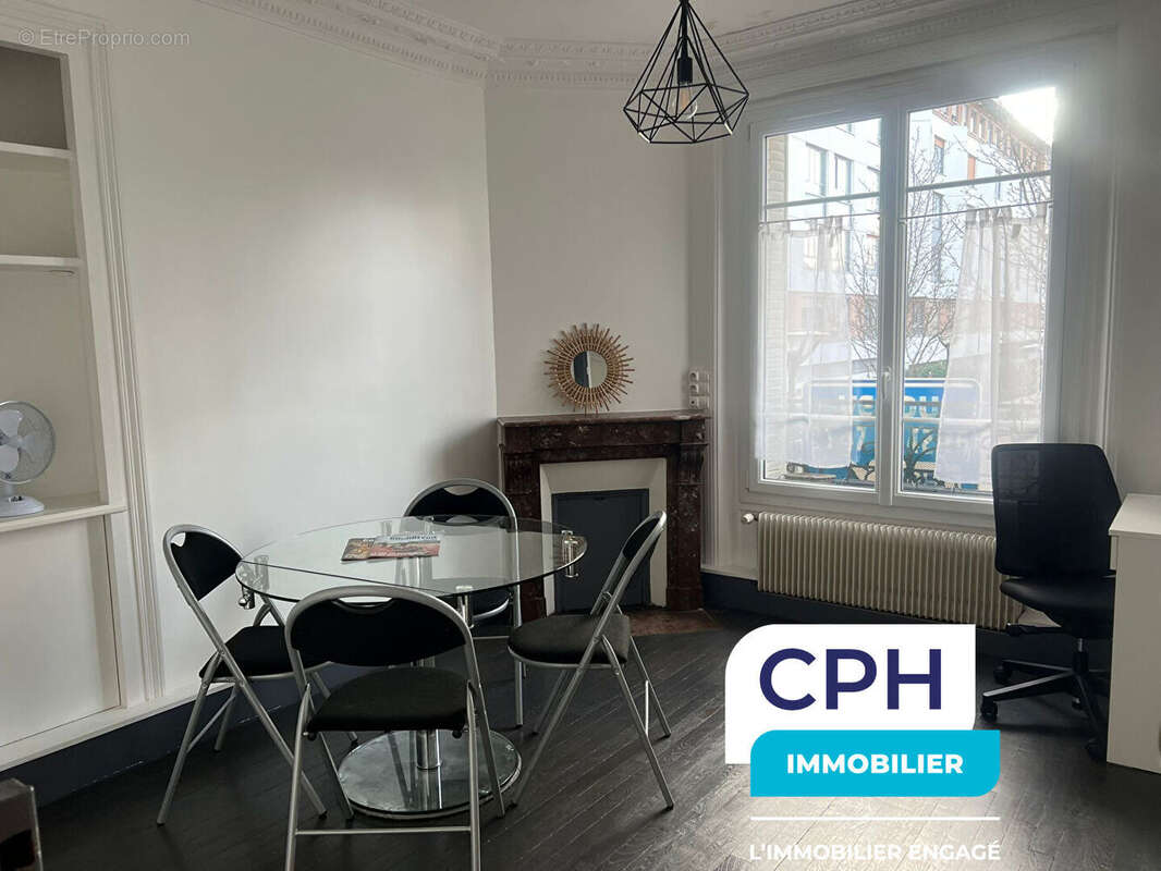 Appartement à COURBEVOIE