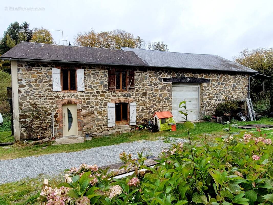 Maison à LE CHATENET-EN-DOGNON