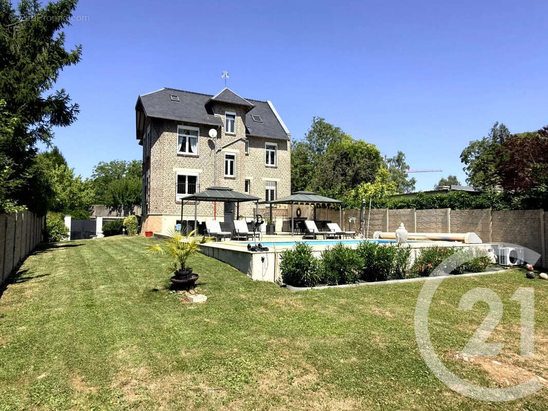 Maison 164 m² à Saint-Quentin  - photo 8