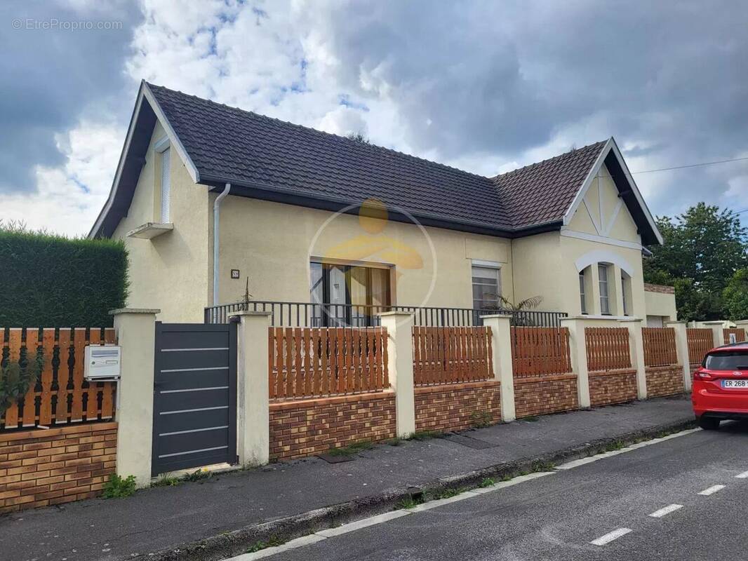 Maison à CHAUNY