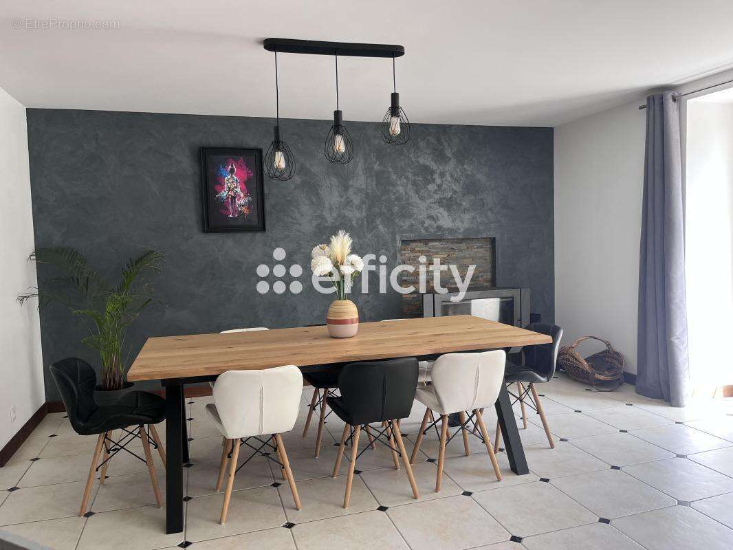 Maison 180 m² à Saint-Symphorien  - photo 3