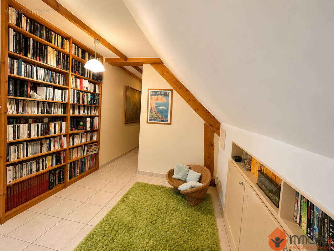 Maison 134 m² à Magny-Le-Hongre  - photo 9