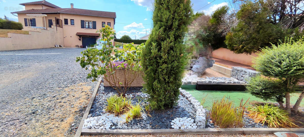 Maison 116 m² à Sainte-Foy-L'argentiere  - photo 3