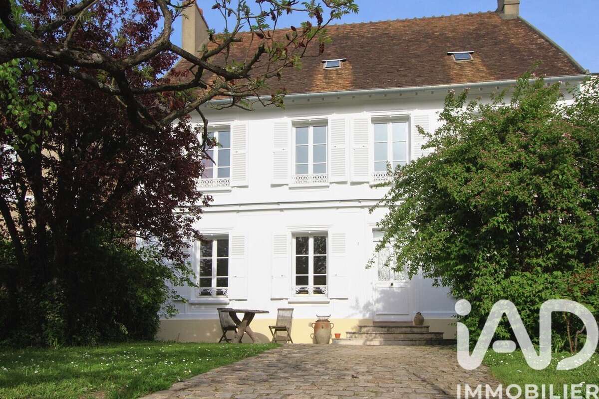 Photo 3 - Maison à SAINTRY-SUR-SEINE