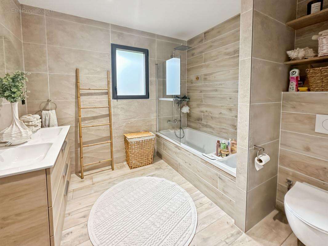 Villa contemporaine  a vendre sur les côteaux de loriol proche cliousclat - photo 12