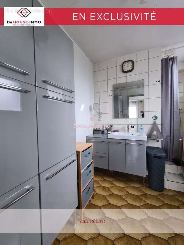 Maison 112 m² à Uzelle  - photo 7