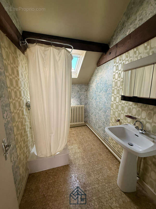 Riorges - rue marechal foch - maison des annees 30 a renover - photo 16