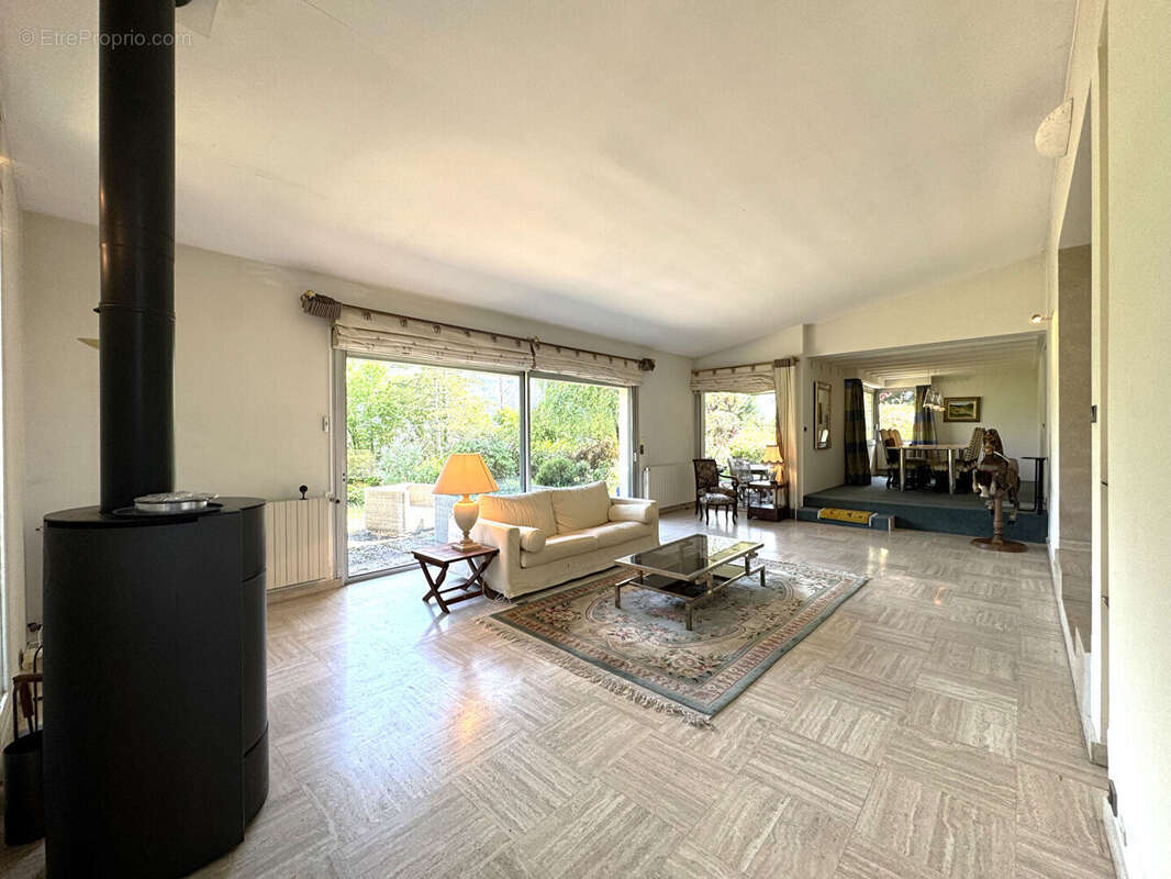 Villa 195 m²  - calme - terrain 1 646 m² - proche chambéry - photo 4