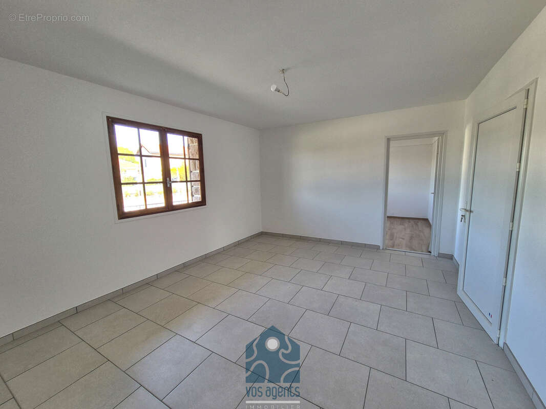 Maison 7 pièces avec balcon et garage - photo 11