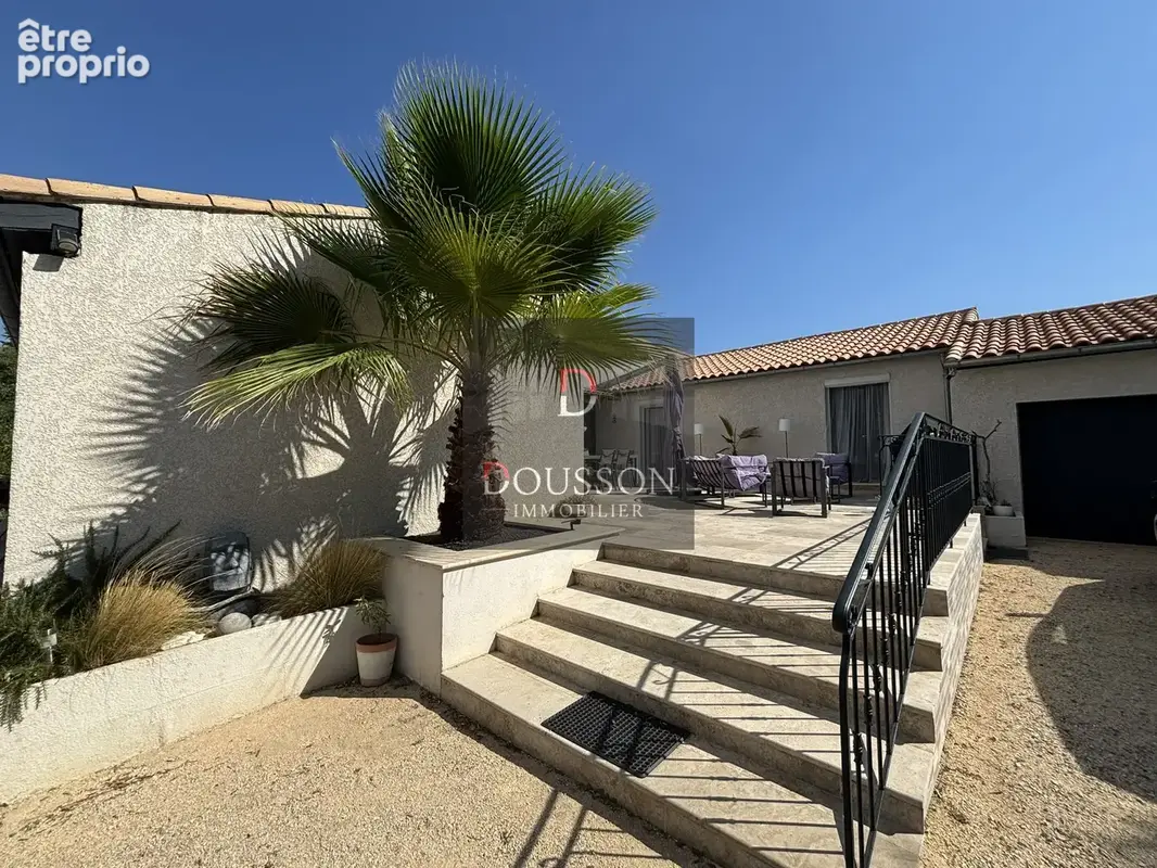 Maison à MONTAREN-ET-SAINT-MEDIERS