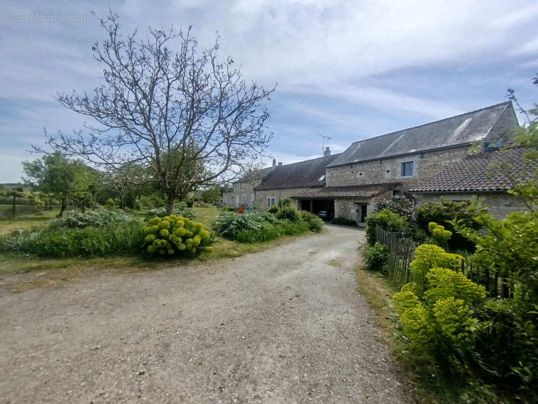 Maison à PARCAY-SUR-VIENNE