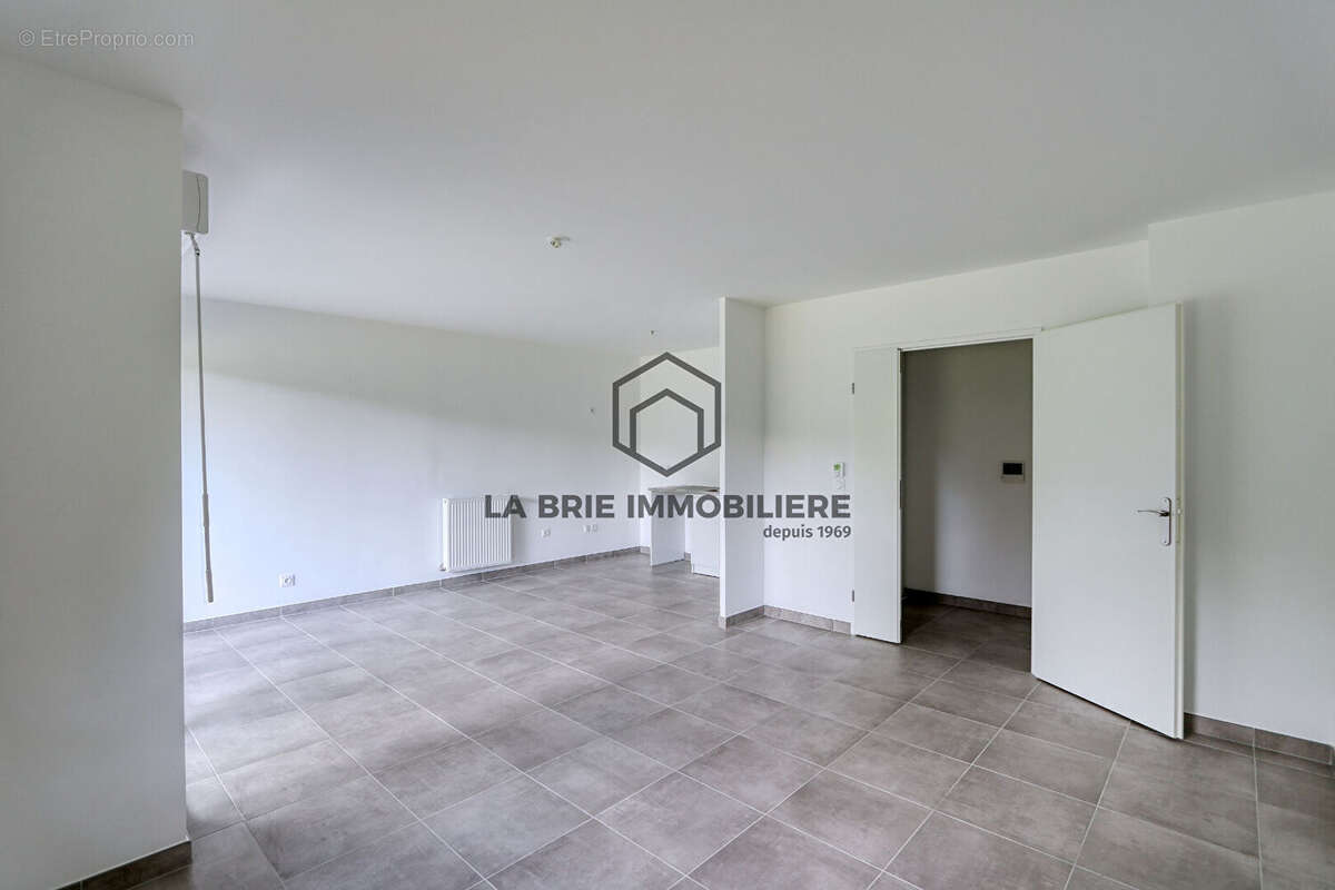 Appartement à EMERAINVILLE