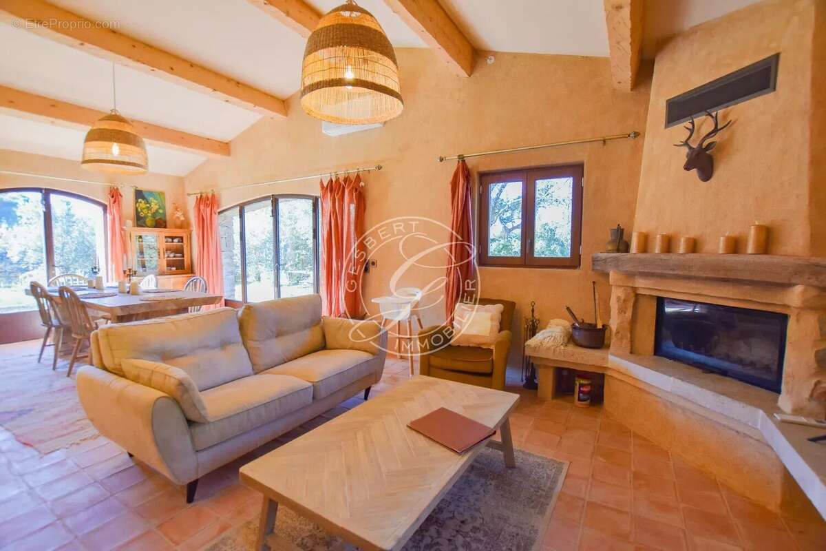 Maison à LORGUES