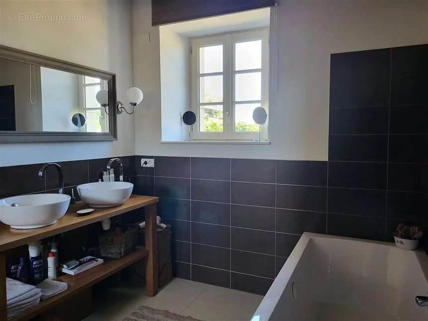 Maison à MONTMORILLON