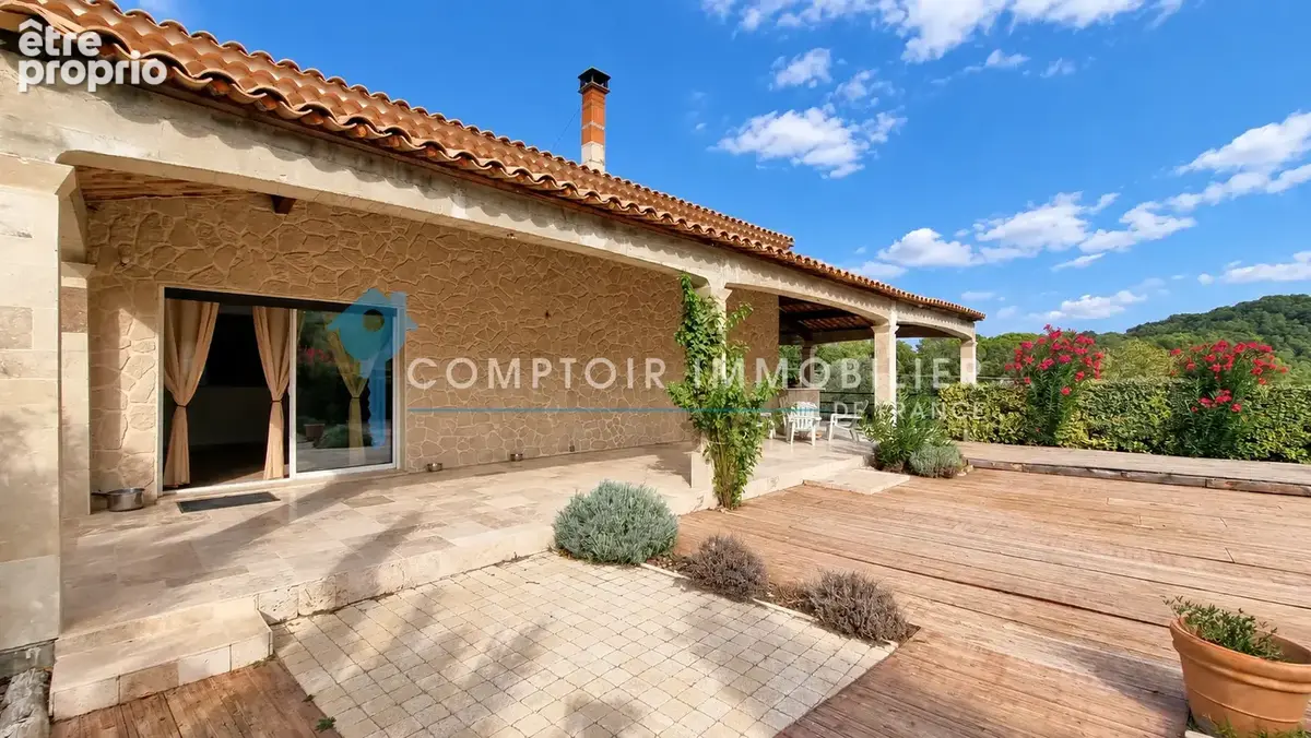 VAR (83) - À VENDRE - SALERNES - Villa atypique avec 5 chambres dans un superbe environnement - photo 25