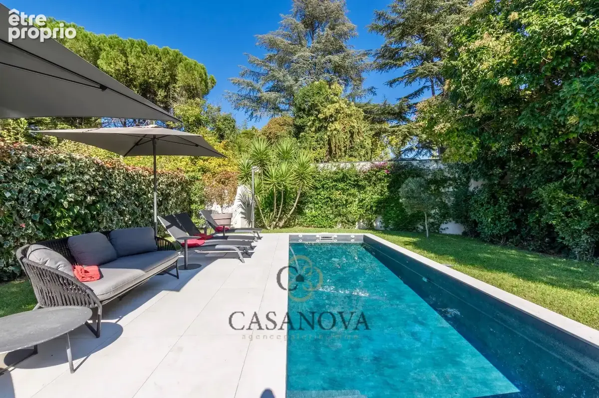 Maison de caractère rénovée avec jardin paysager, piscine et garage aux Arceaux à Montpellier - photo 4