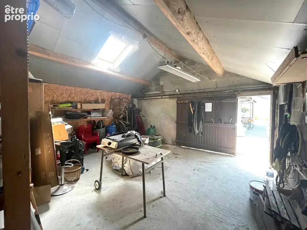 Deux maisons communicantes, près de 7 000 m² de terrain et une vue ouverte sur la campagne à Ligueil - photo 18