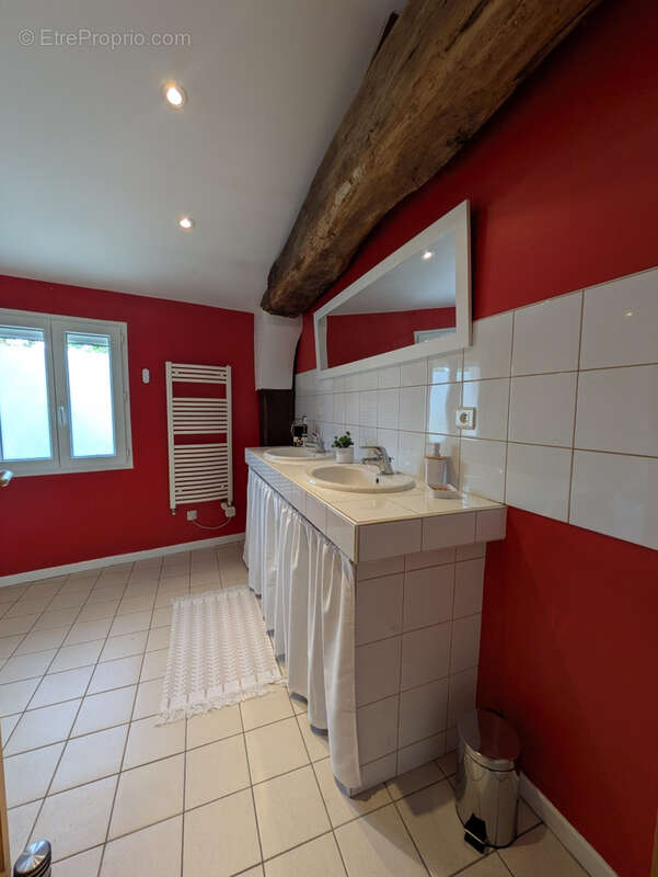 Maison à SALIGNAC-SUR-CHARENTE