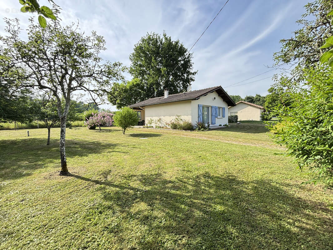Maison à LE TUZAN