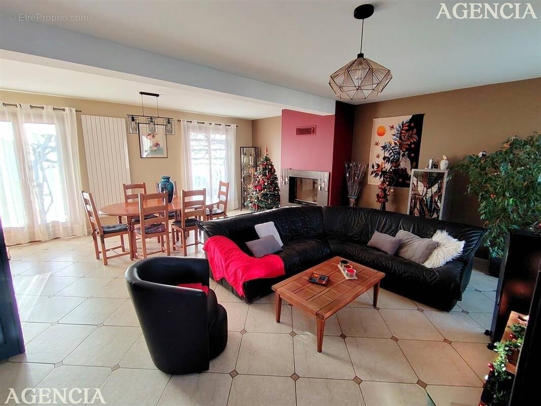 Maison à PONTAULT-COMBAULT