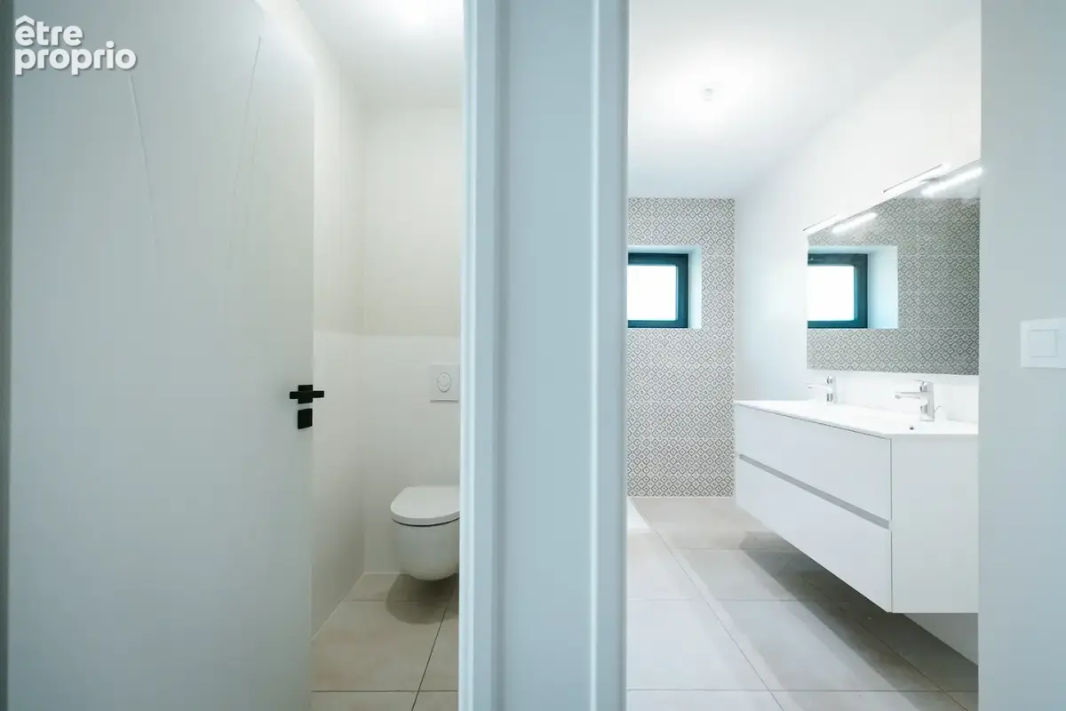 VILLA 250m2 Exceptionelle I DPE A • Vue exceptionnelle sur les Alpes • Piscine • 248 m2 habitables - photo 20