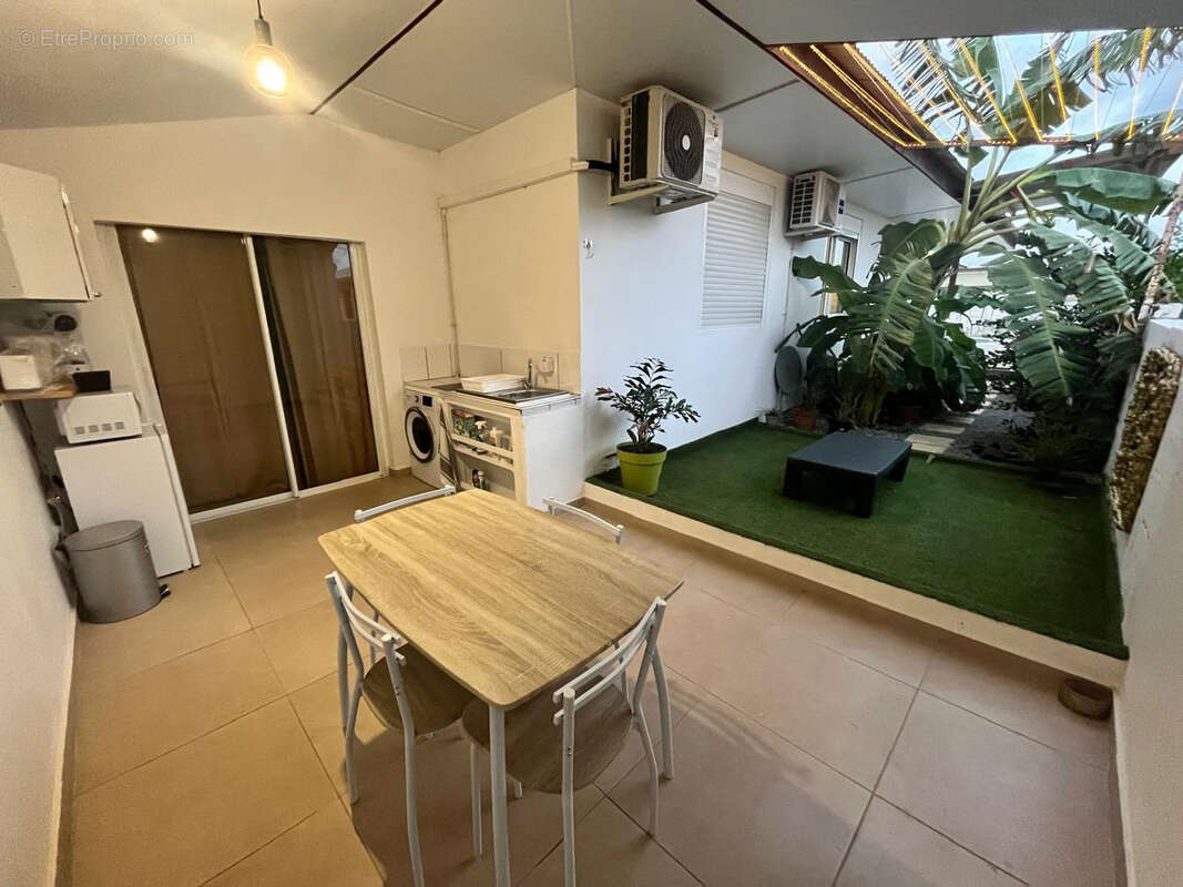 Villa T3 avec Studio T1 attenant et piscine Superficie 115 m2 secteur Soula - photo 7