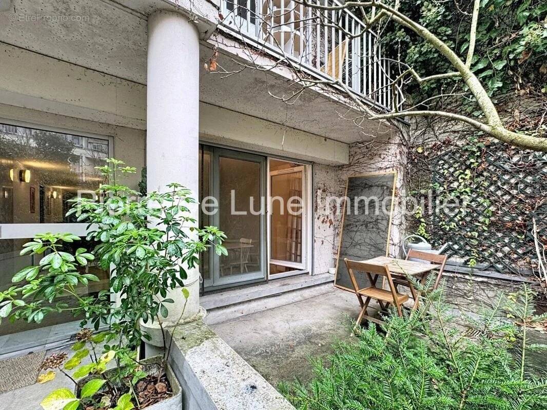 Appartement à PARIS-19E