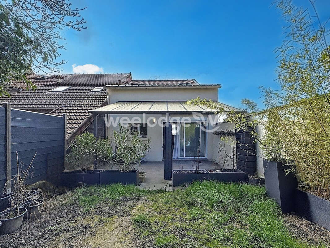 Maison à CHANTELOUP-LES-VIGNES