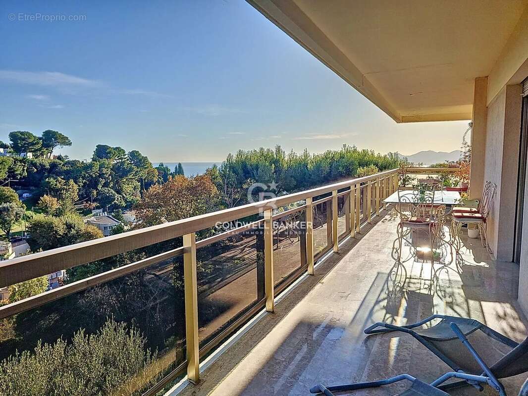 Appartement à LE CANNET