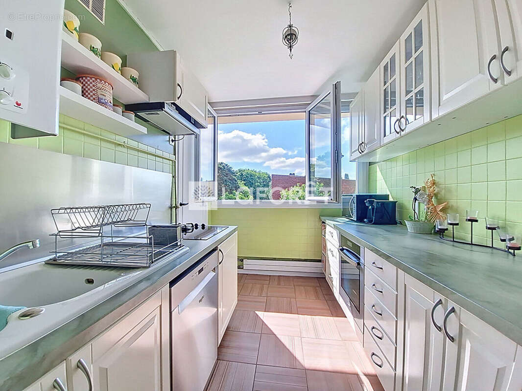 Appartement à VERNEUIL-SUR-SEINE