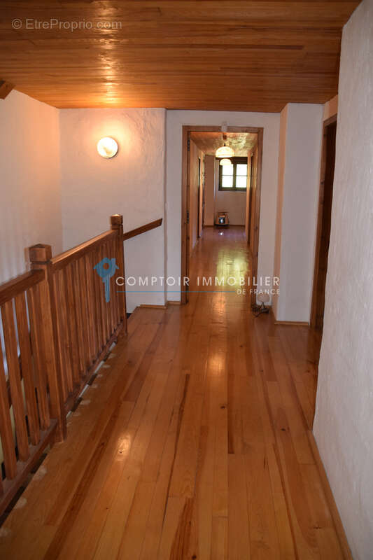 Dépt.(07) - A VENDRE Secteur Le LAC D'ISSARLES - Propriété de 56 ha avec Maison de 270 m2 et Ferme de 340 m2 - photo 16