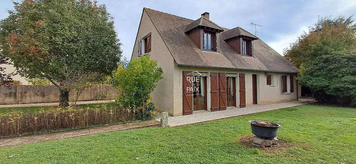 Maison à VENDEUVRE-DU-POITOU