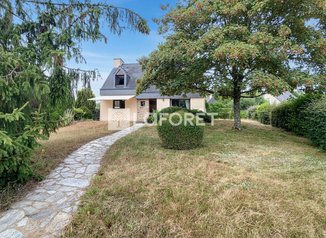 Maison à MONTENEUF