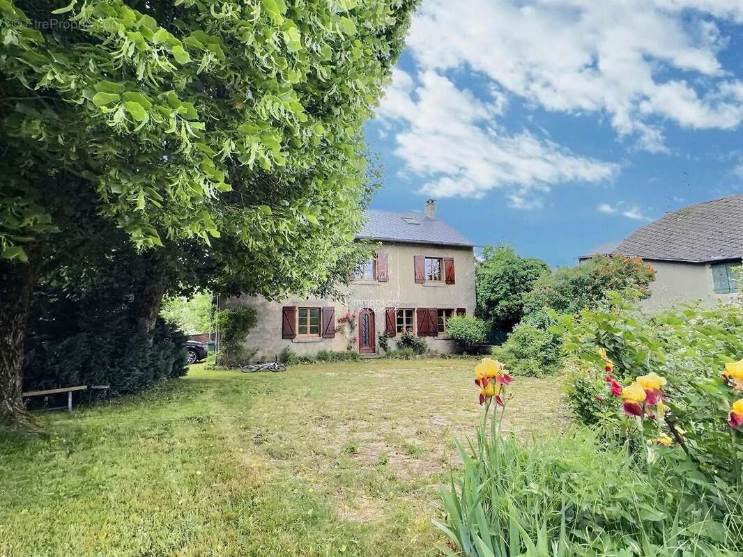 Maison à SAINT-SAUVEUR-CAMPRIEU