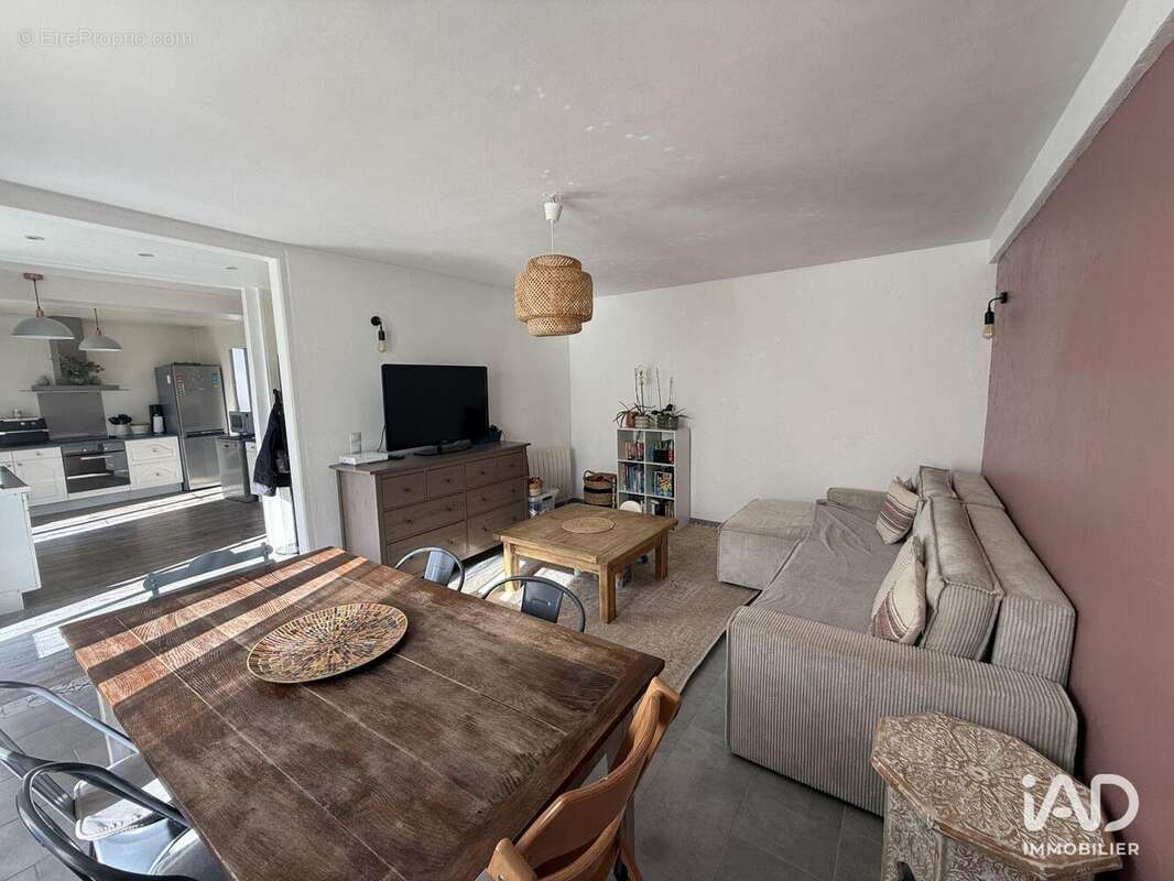 Maison 115 m² à Ville-Saint-Jacques  - photo 4