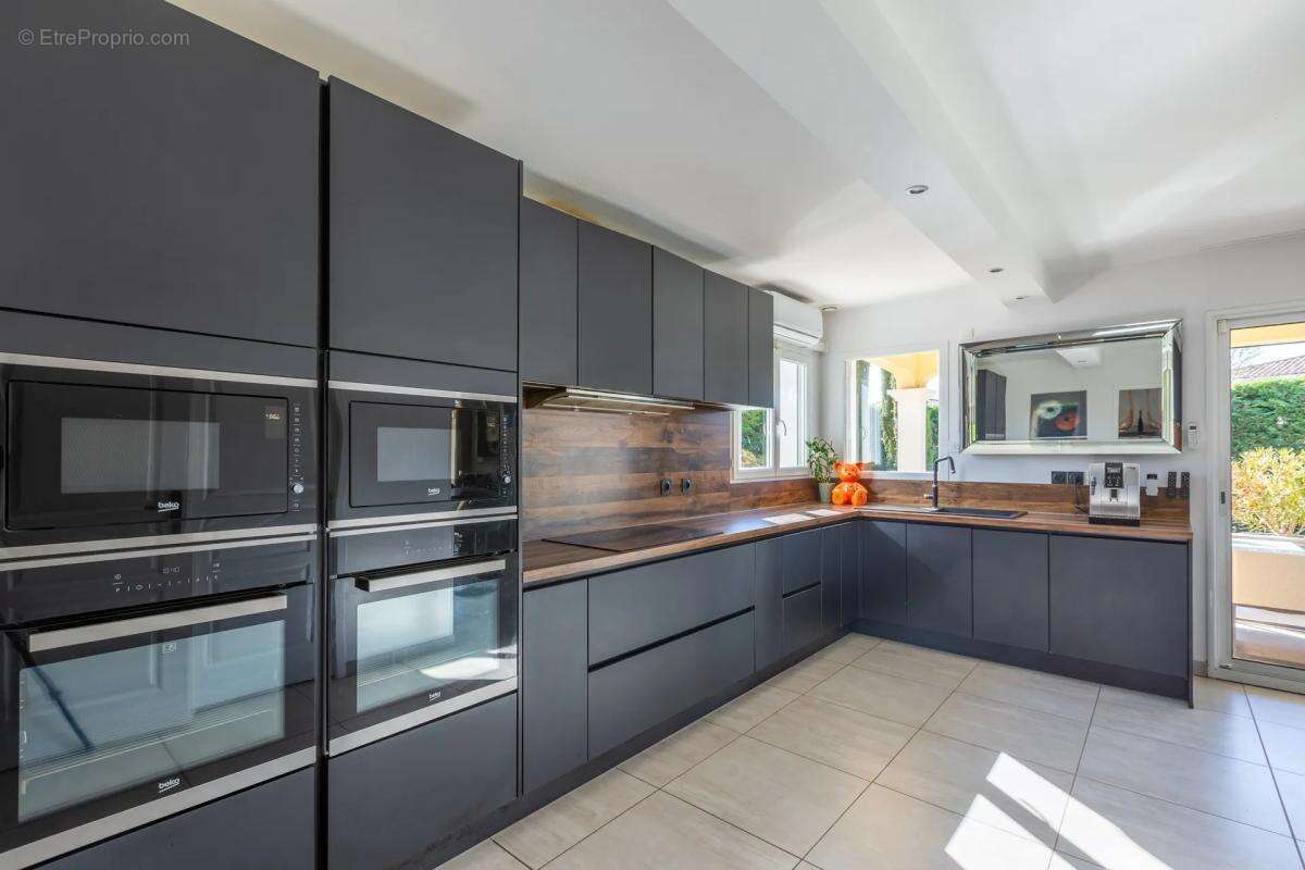 Maison à SAINT-BONNET-DE-MURE