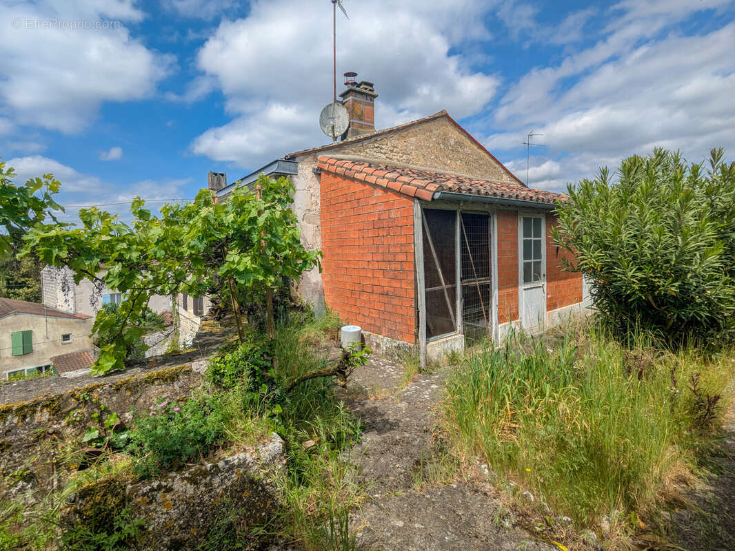 Maison à SAINT-SAVINIEN