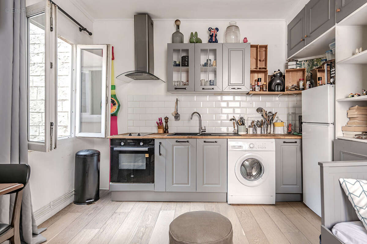 Appartement à PARIS-17E