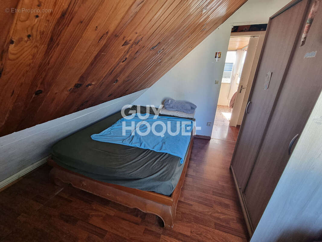 Maison louée 6 pièces - LE TAMPON 12ème - photo 7