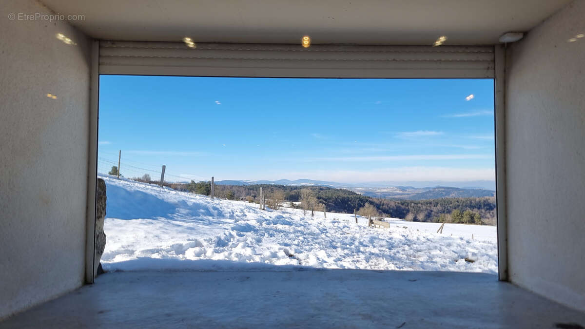 Maison à LE LAC-D&#039;ISSARLES