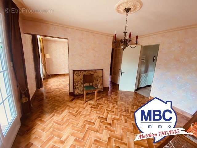 Maison à MONTREVAULT