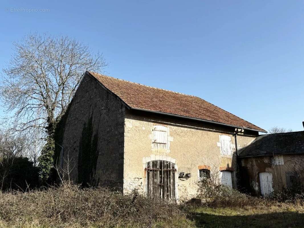 Maison à LA ROCHE-EN-BRENIL