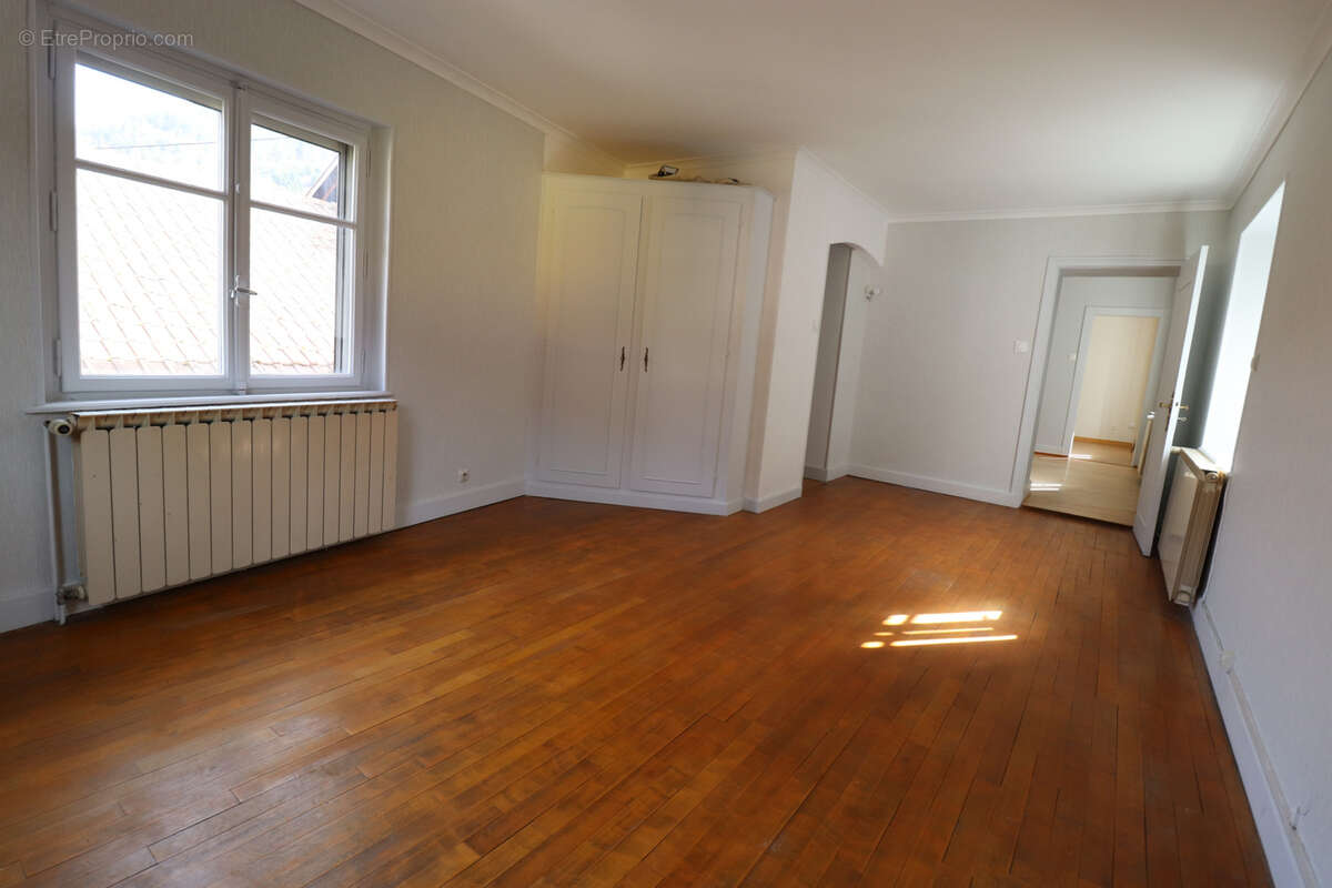 Maison à URBES