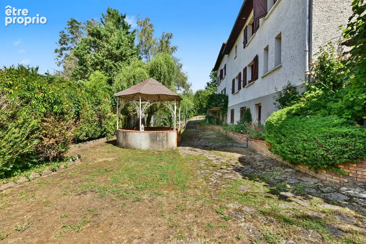 Grande maison familiale de 330 m² Carrez sur 1400 m² de terrain - 4 chambres, sous-sol complet et combles aménagés - photo 30