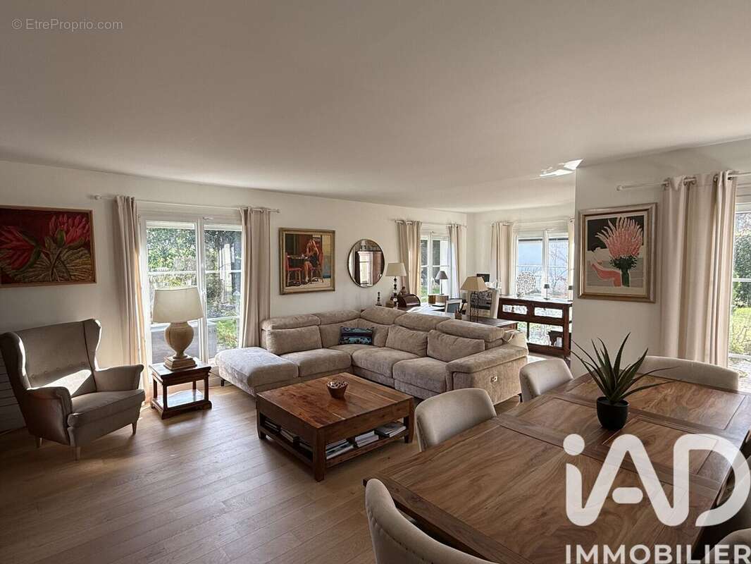 Photo 2 - Maison à BUSSY-SAINT-GEORGES