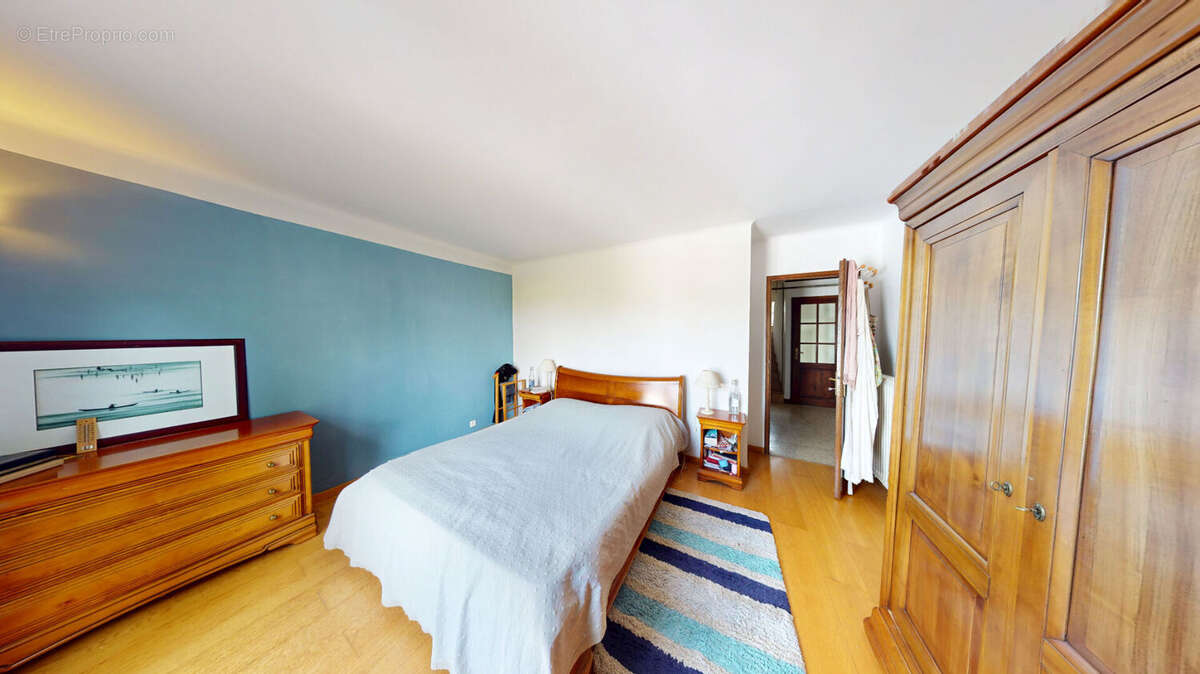 Maison de 230m² à Saint Chéron - photo 8